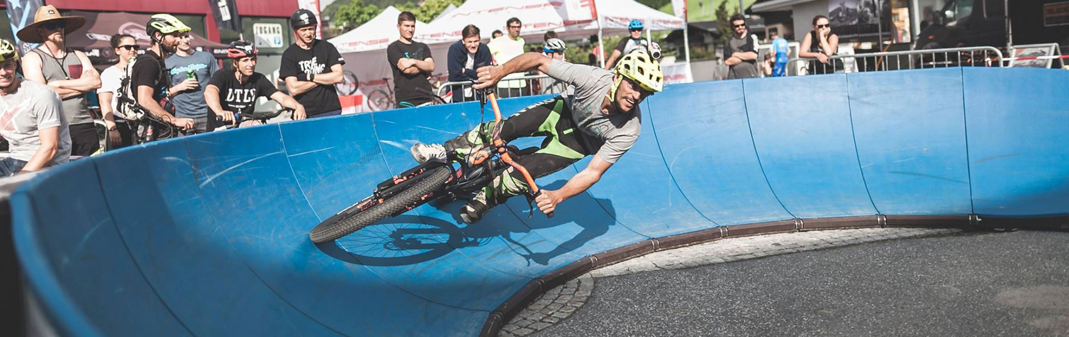 Mobile cheap pump track